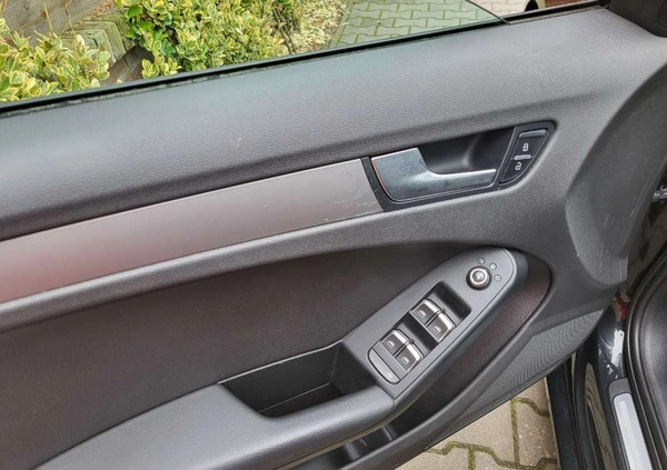 Audi A4 cena 35900 przebieg: 250000, rok produkcji 2012 z Kleczew małe 379